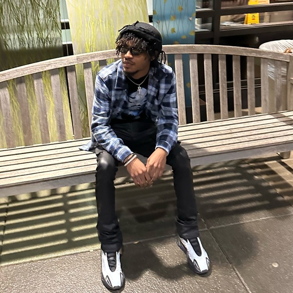 Meet your Posher, Zay - Picture 1 of 1